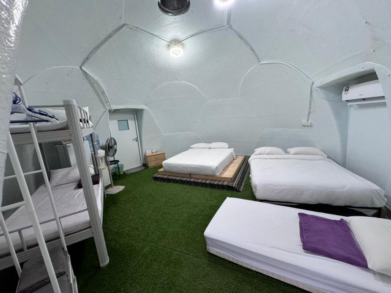 Genting Greenwoods Tiny Houses & Events Hall Гентинг-Хайлендс Экстерьер фото